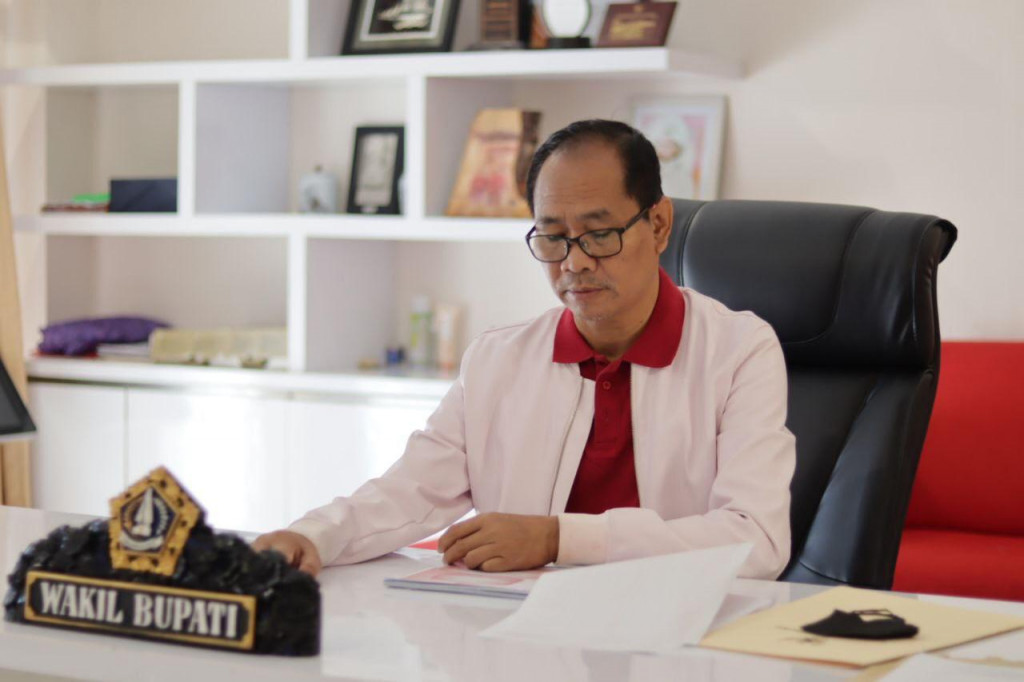 Wabup Suiasa Ikuti Webinar Percepatan Penurunan Stunting di Provinsi Bali